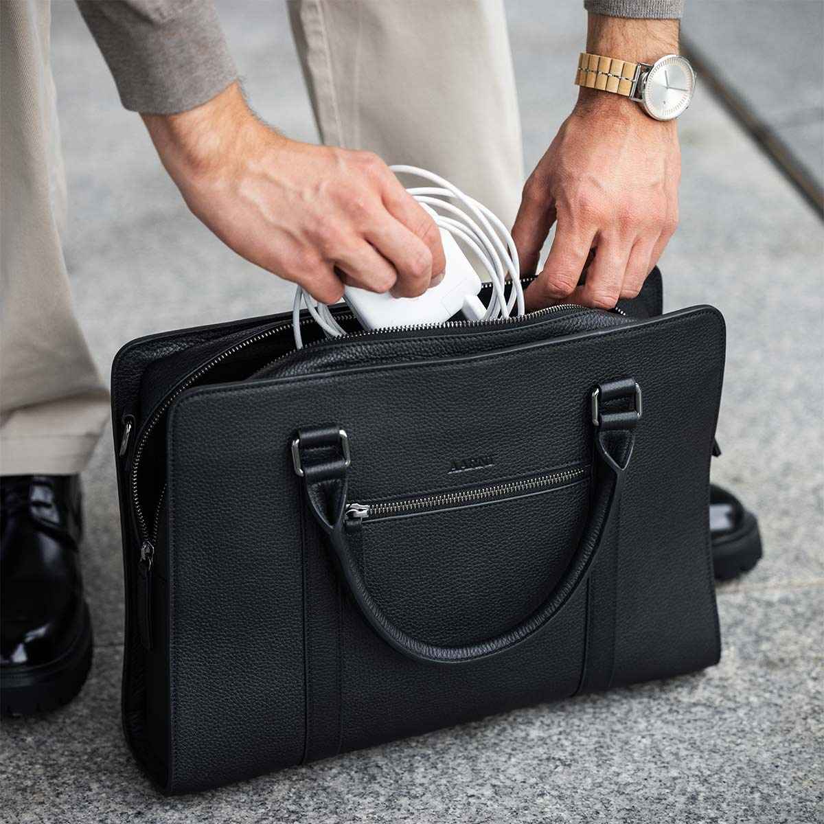 Venture Briefcase (Black) - Image 5